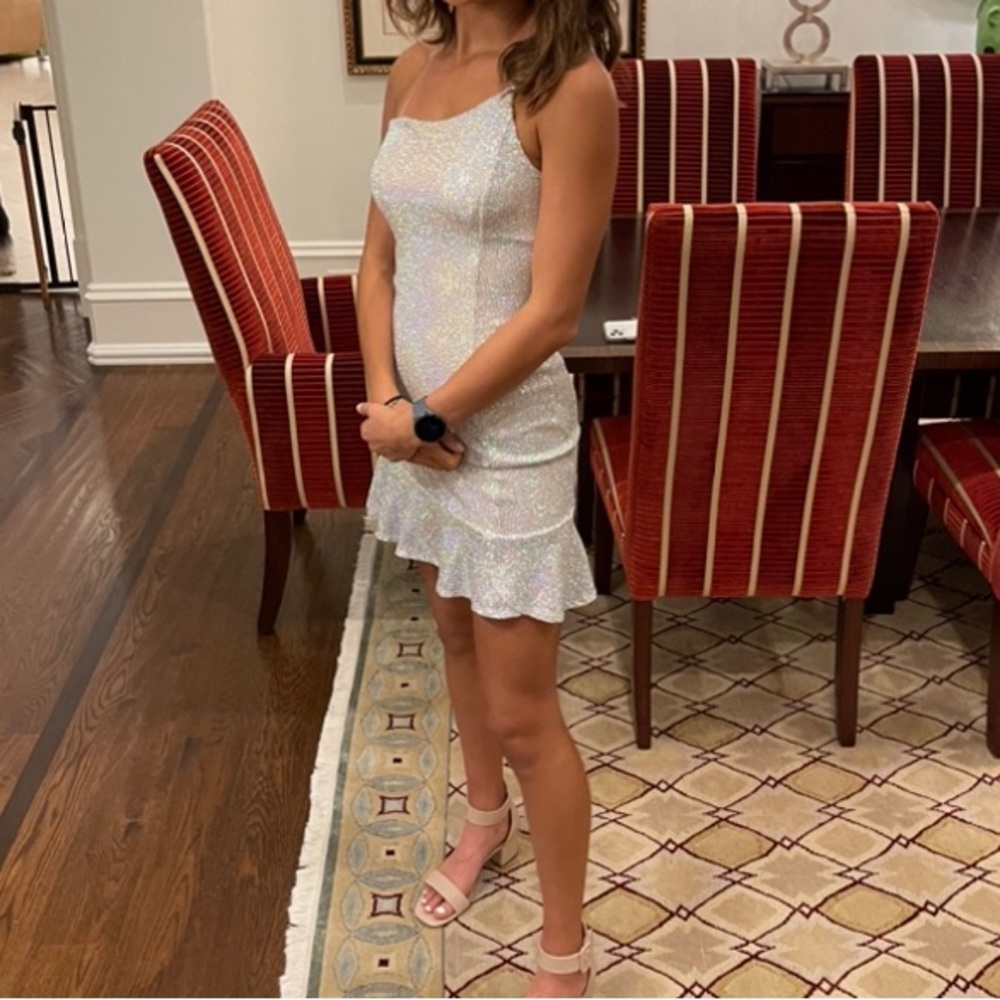 SILVER SPARKLY ONE SHOULDER DRESS